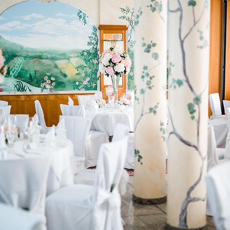 Hotel Restaurant Felix เบนส์ไฮม์ ภายนอก รูปภาพ