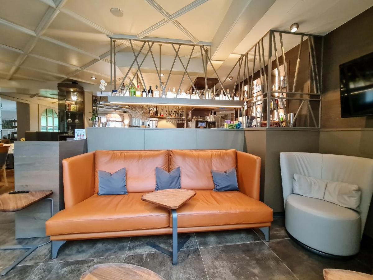 Hotel Restaurant Felix เบนส์ไฮม์ ภายนอก รูปภาพ