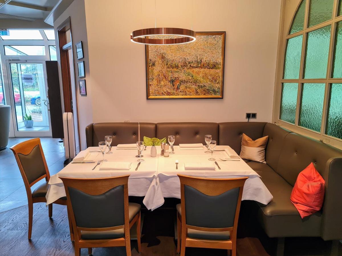 Hotel Restaurant Felix เบนส์ไฮม์ ภายนอก รูปภาพ