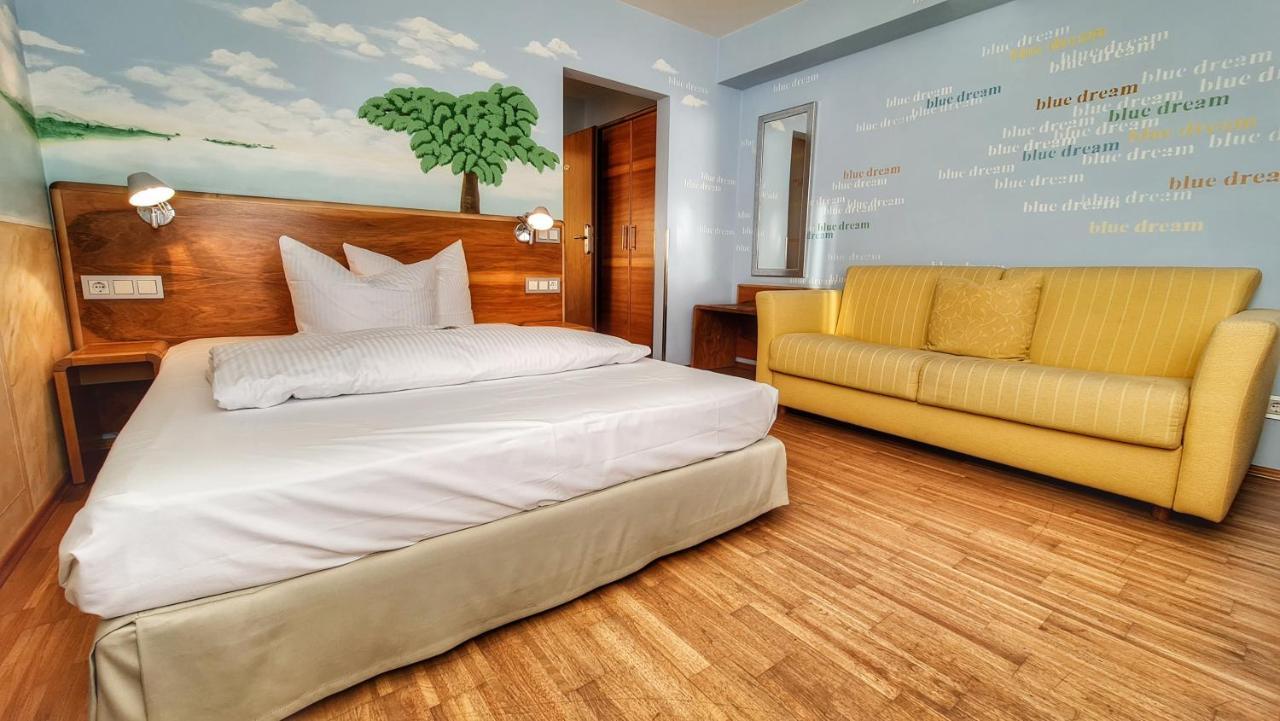 Hotel Restaurant Felix เบนส์ไฮม์ ภายนอก รูปภาพ